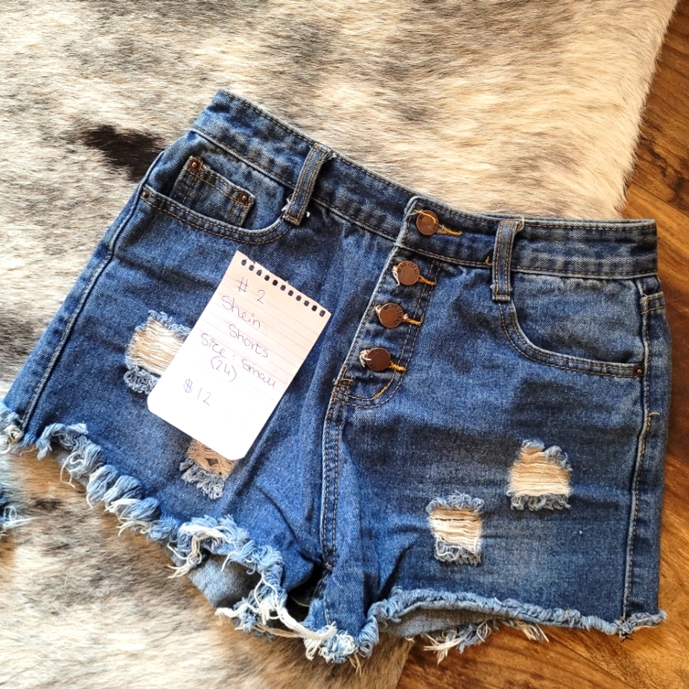 Shein shorts size small